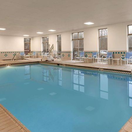 Embassy Suites Newark - Wilmington/South Екстер'єр фото