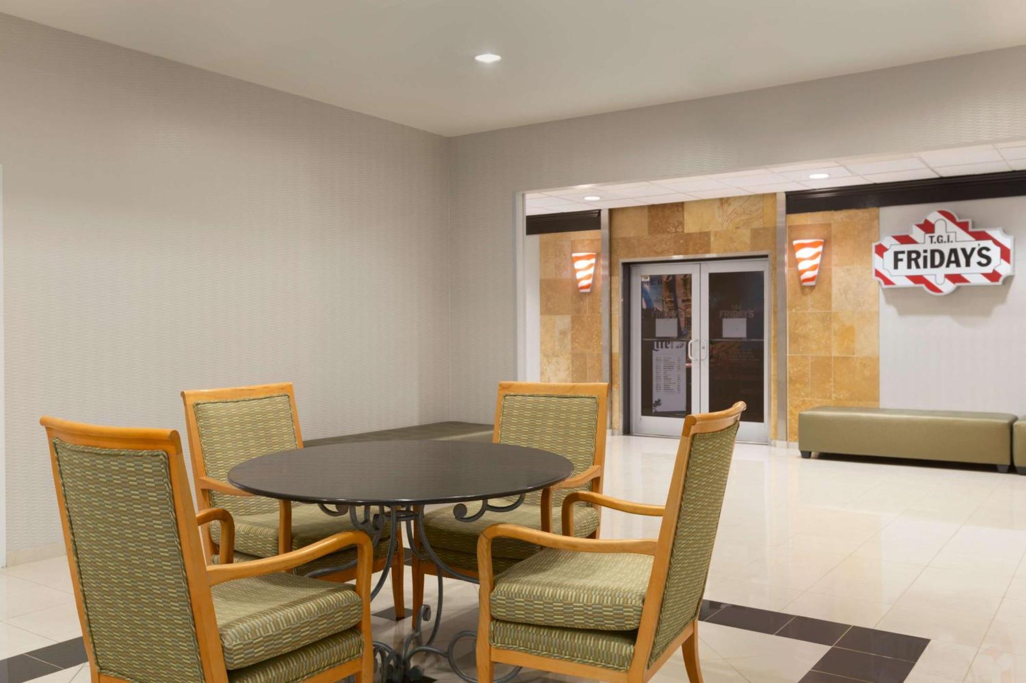 Embassy Suites Newark - Wilmington/South Екстер'єр фото