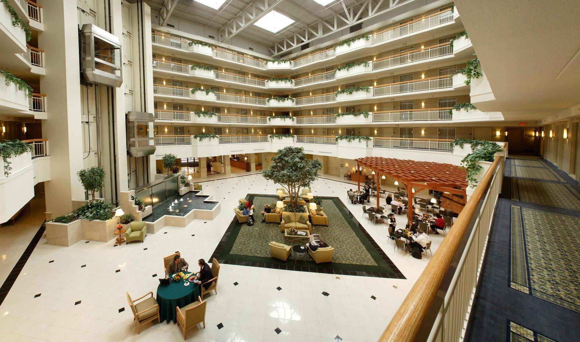 Embassy Suites Newark - Wilmington/South Екстер'єр фото