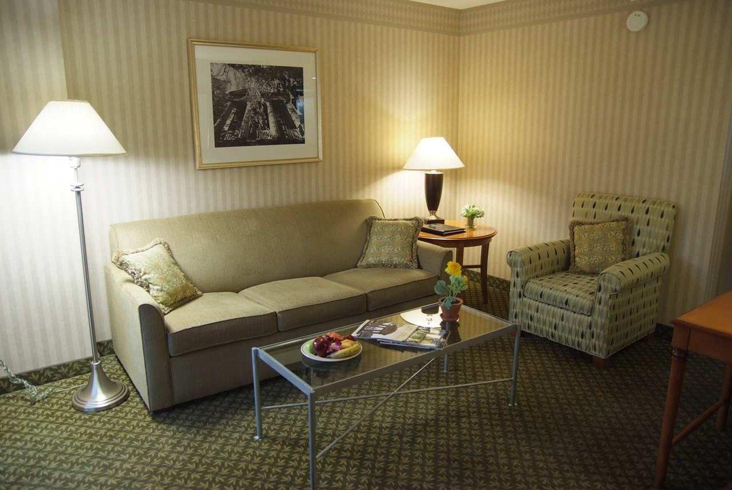 Embassy Suites Newark - Wilmington/South Екстер'єр фото