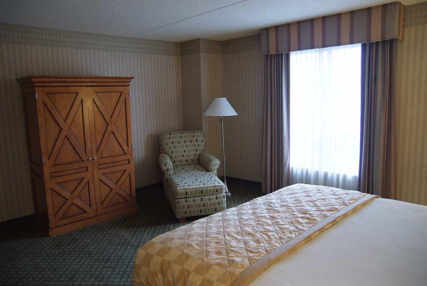 Embassy Suites Newark - Wilmington/South Екстер'єр фото