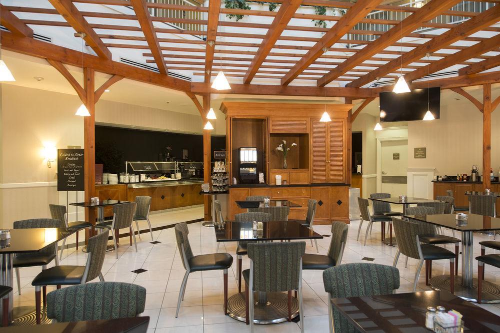 Embassy Suites Newark - Wilmington/South Екстер'єр фото
