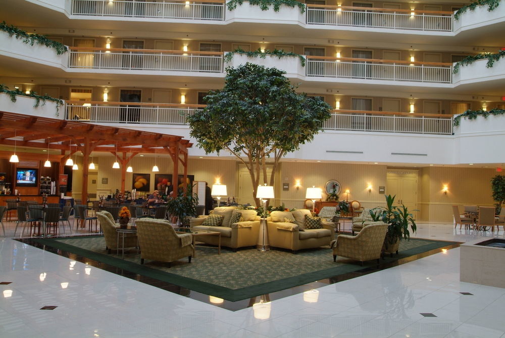 Embassy Suites Newark - Wilmington/South Екстер'єр фото
